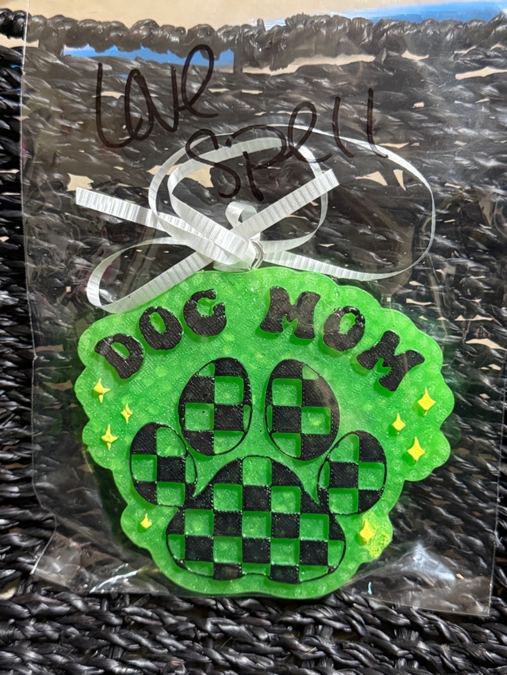 Green "Dog Mom" Paw Freshie